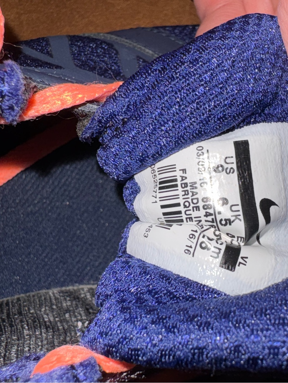 Nike Downshifter 6 Women's Running Shoe in Midnight Navy/ peach accents. Size 9 - Picture 4 of 6